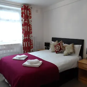 2* Hotel Metro House Star