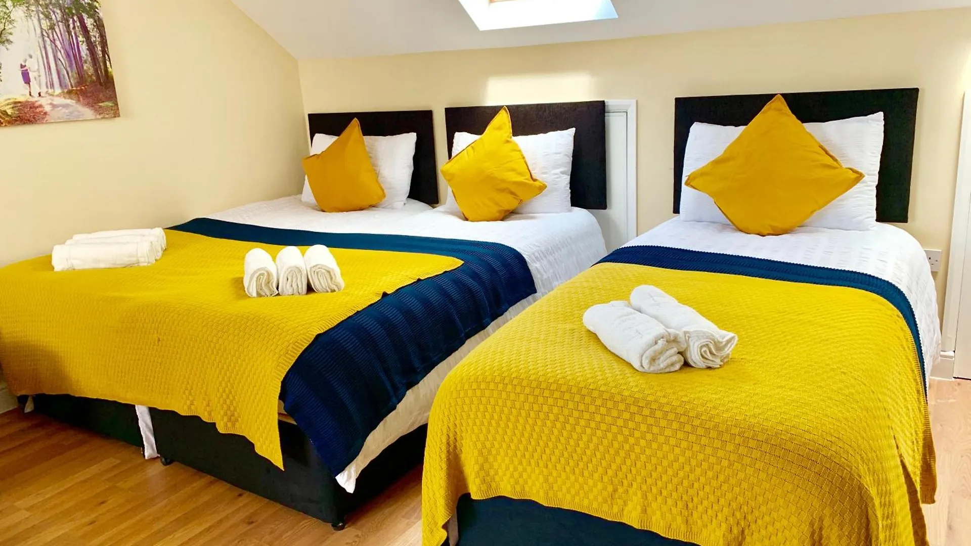 Apartment London Studio Apartments, Private Bathroom, Kitchenette, Parking, Np7